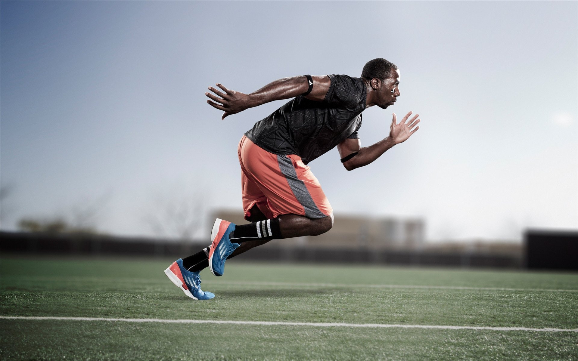 “青少年足球裁判员培训班成功举办，促公平裁判”，2021足球裁判员培训报名